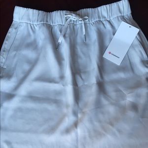 Lululemon on the fly skirt woven medium rise sz 12